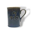 Mug en grès artisanal décor triskell 30cl 12 x 7.5cm Bleu